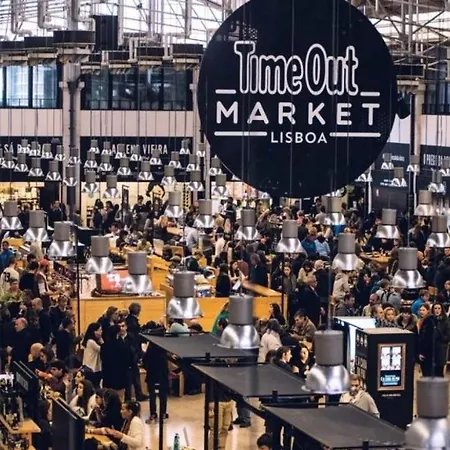 Chiado Open World بيت ضيافة