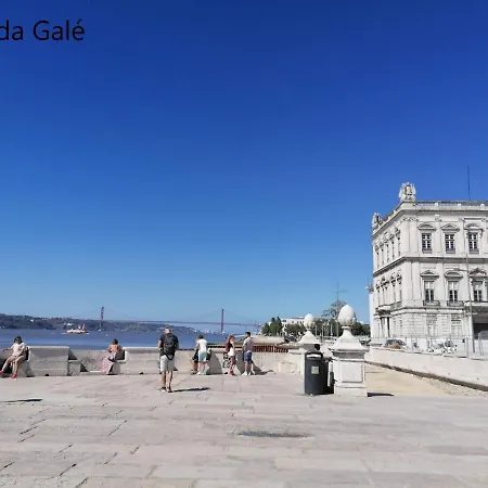 Chiado Open World بيت ضيافة *