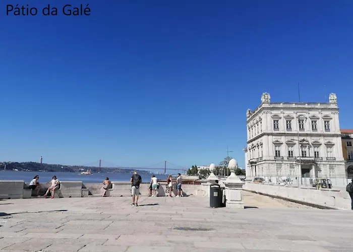 Chiado Open World Pensjonat *